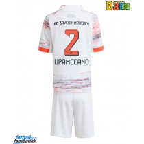 Bayern Munich Dayot Upamecano #2 Bortedraktsett Barn 2025-26 Kortermet (+ Korte bukser)